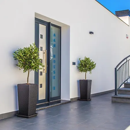A&m House Ii Luxury Holidays Ferienhaus Arco da Calheta (Madeira)