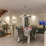 Nyaraló A&m House Ii Luxury Holidays