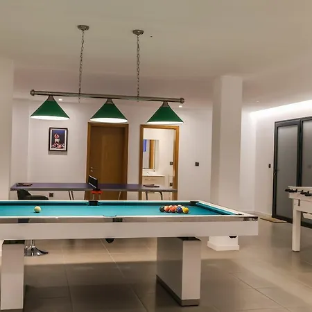 A&m House Ii Luxury Holidays * Arco da Calheta (Madeira)