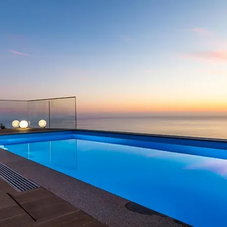 A&m House Ii Luxury Holidays Semesterbostad